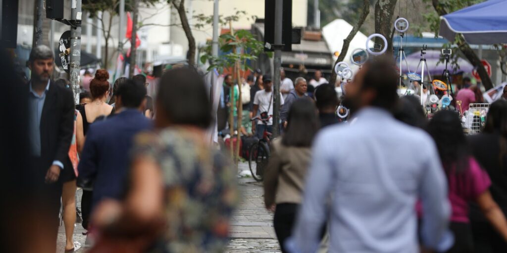 Médicos alertam para uso de remédios alternativos para emagrecimento