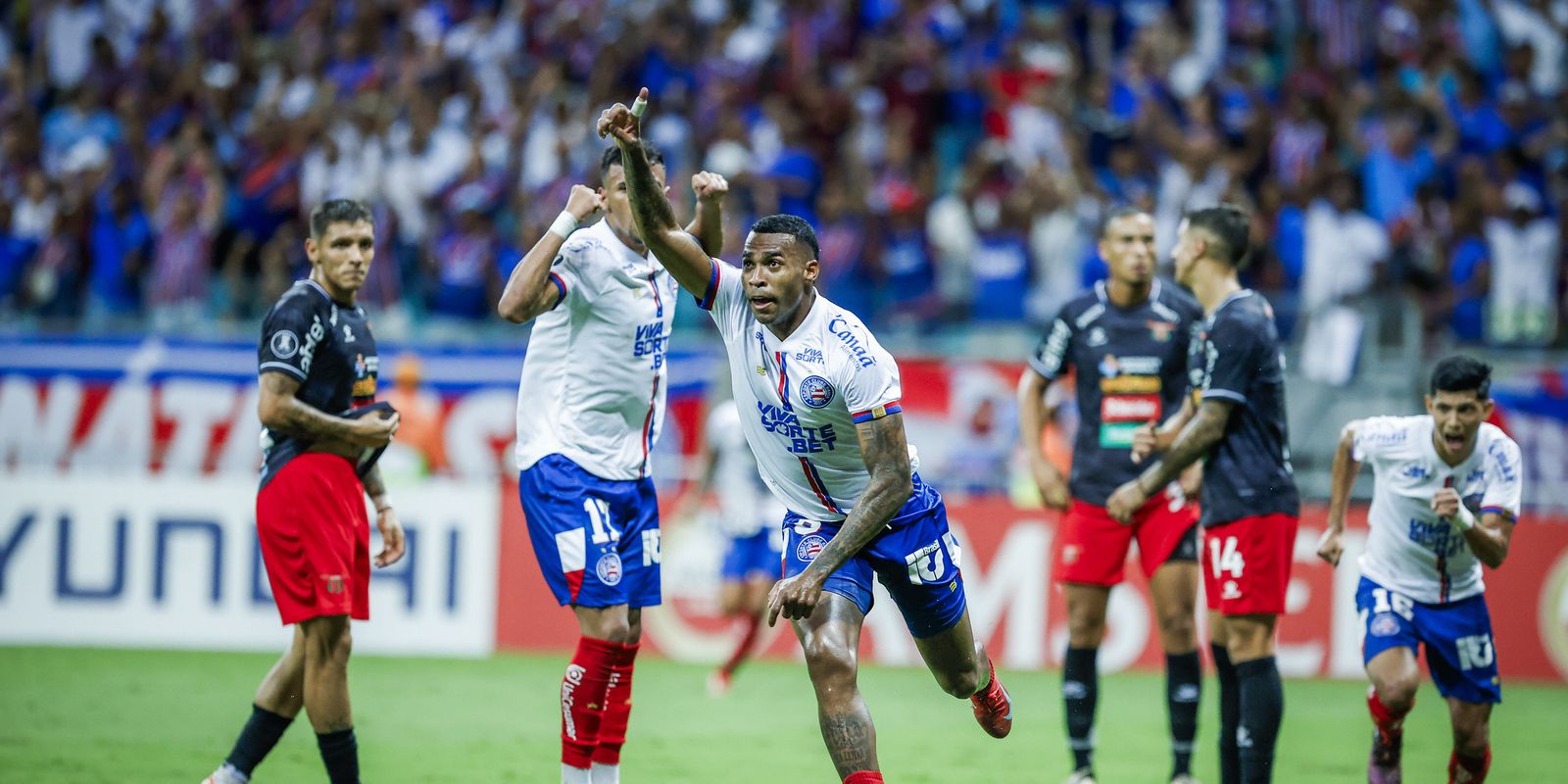 Bahia vence e alcança a fase de grupos da Copa Libertadores