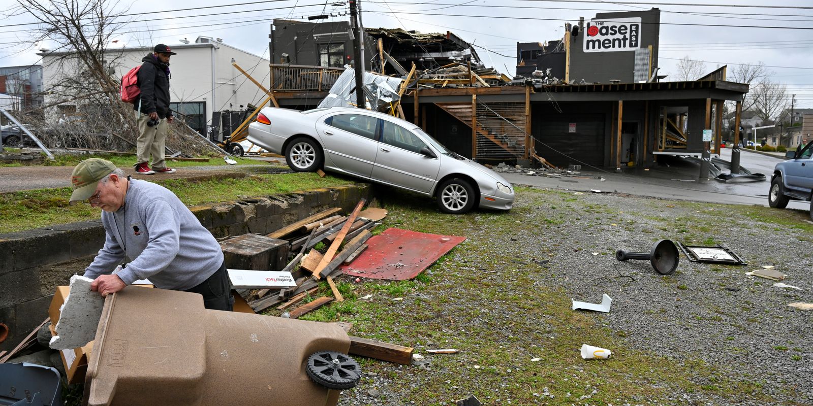 Número de mortos nos EUA por tornados do fim de semana sobe para 36