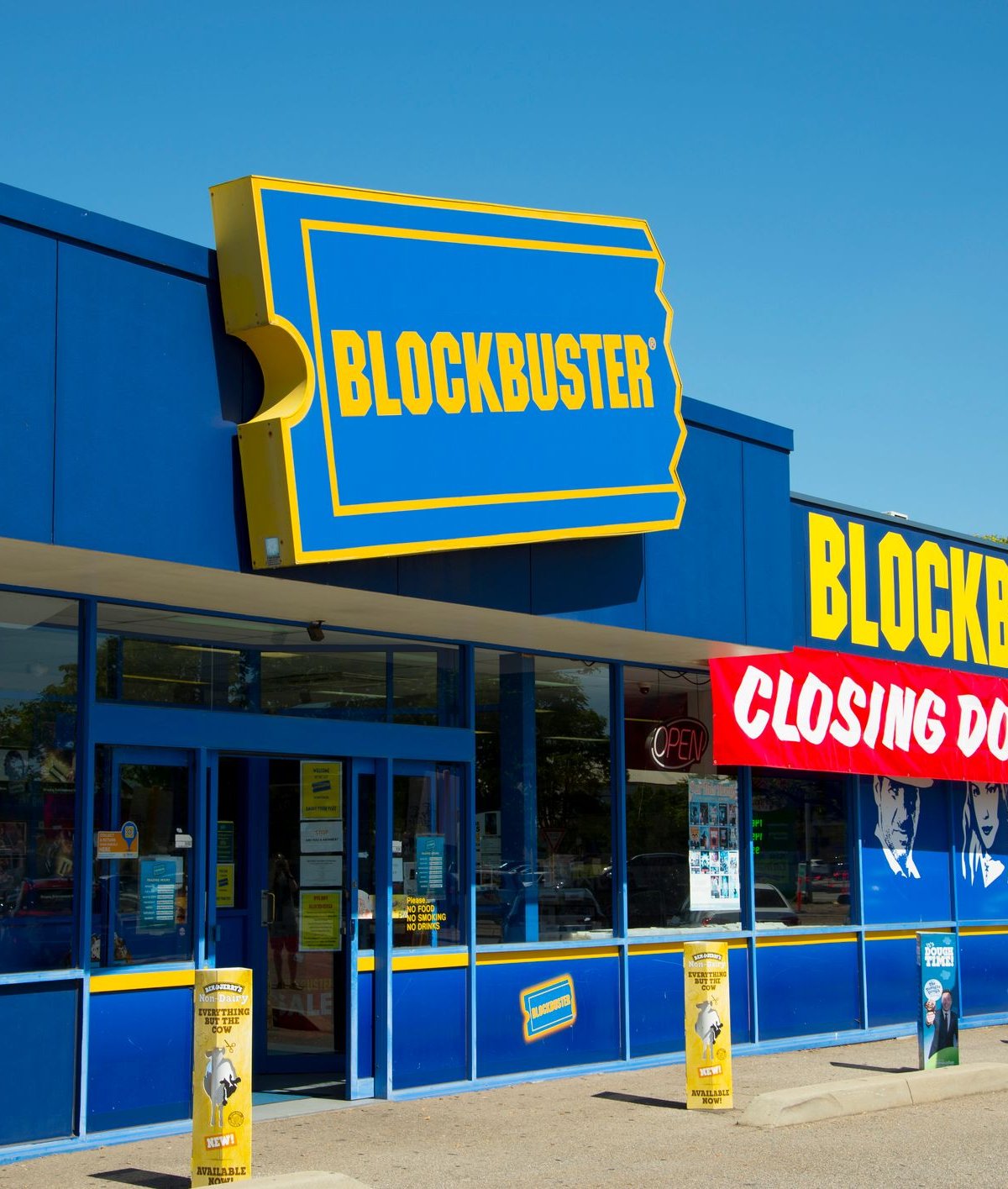 Que fim levou a Blockbuster, a antiga rainha das videolocadoras?