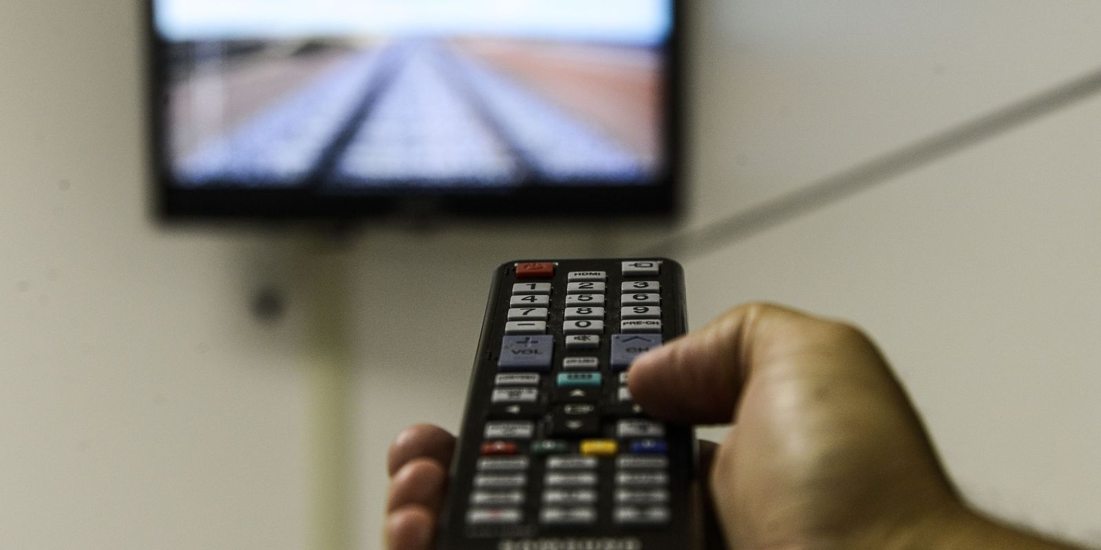Anatel e Ancine fazem acordo para combater pirataria de fimes e séries