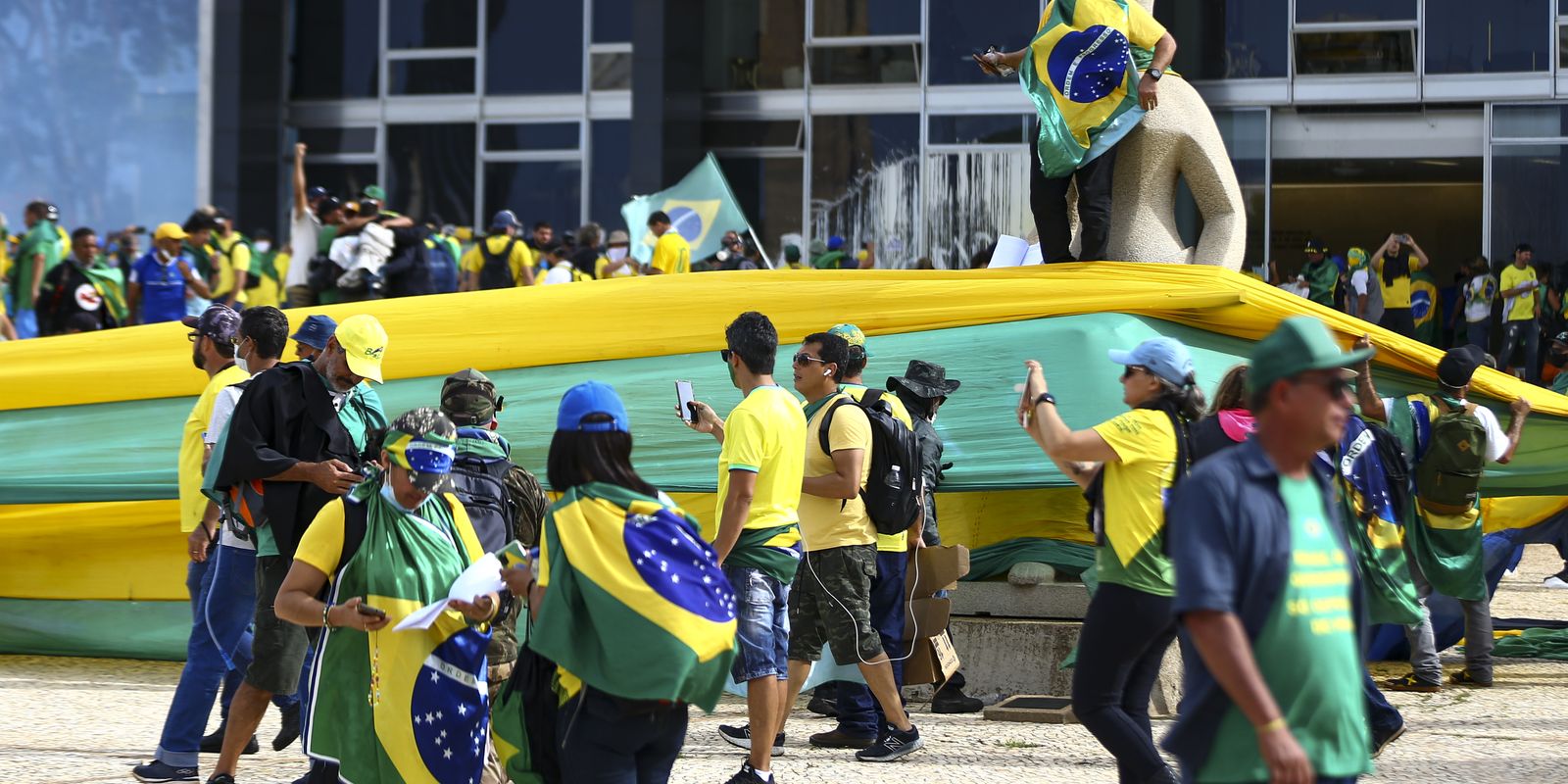 Após pausa, STF retoma julgamento do núcleo 4 da trama golpista