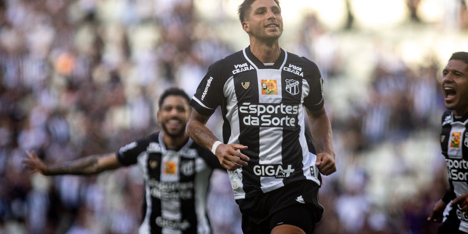 Ceará afunda Sport e garante mais uma rodada no G6 do Brasileirão