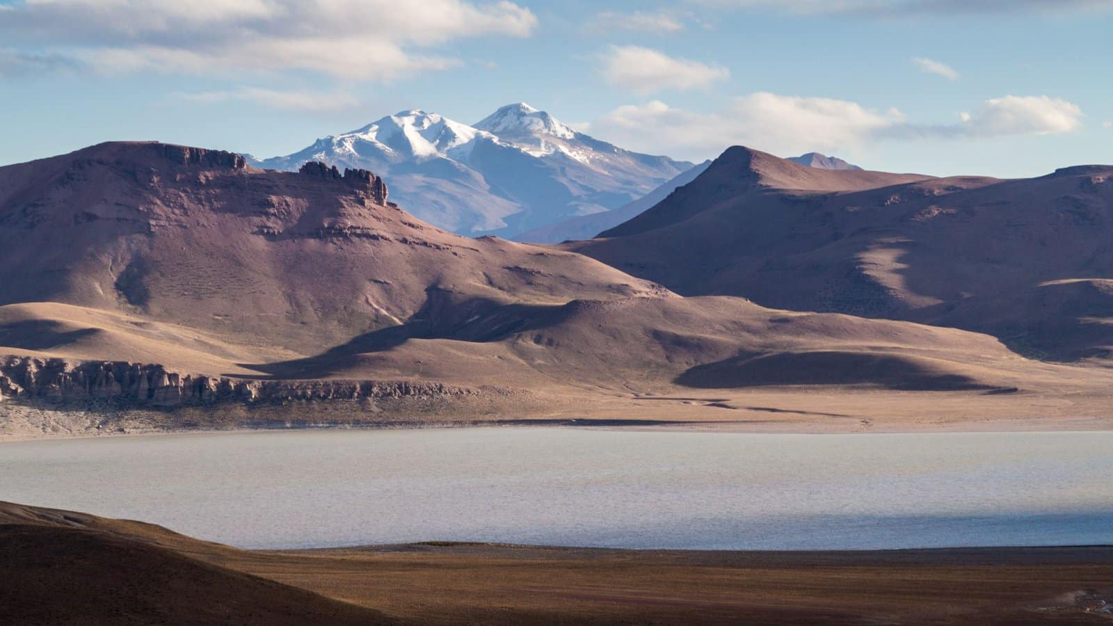Cientistas descobrem o que causa as atividades sísmicas do 'vulcão zumbi' da Bolívia