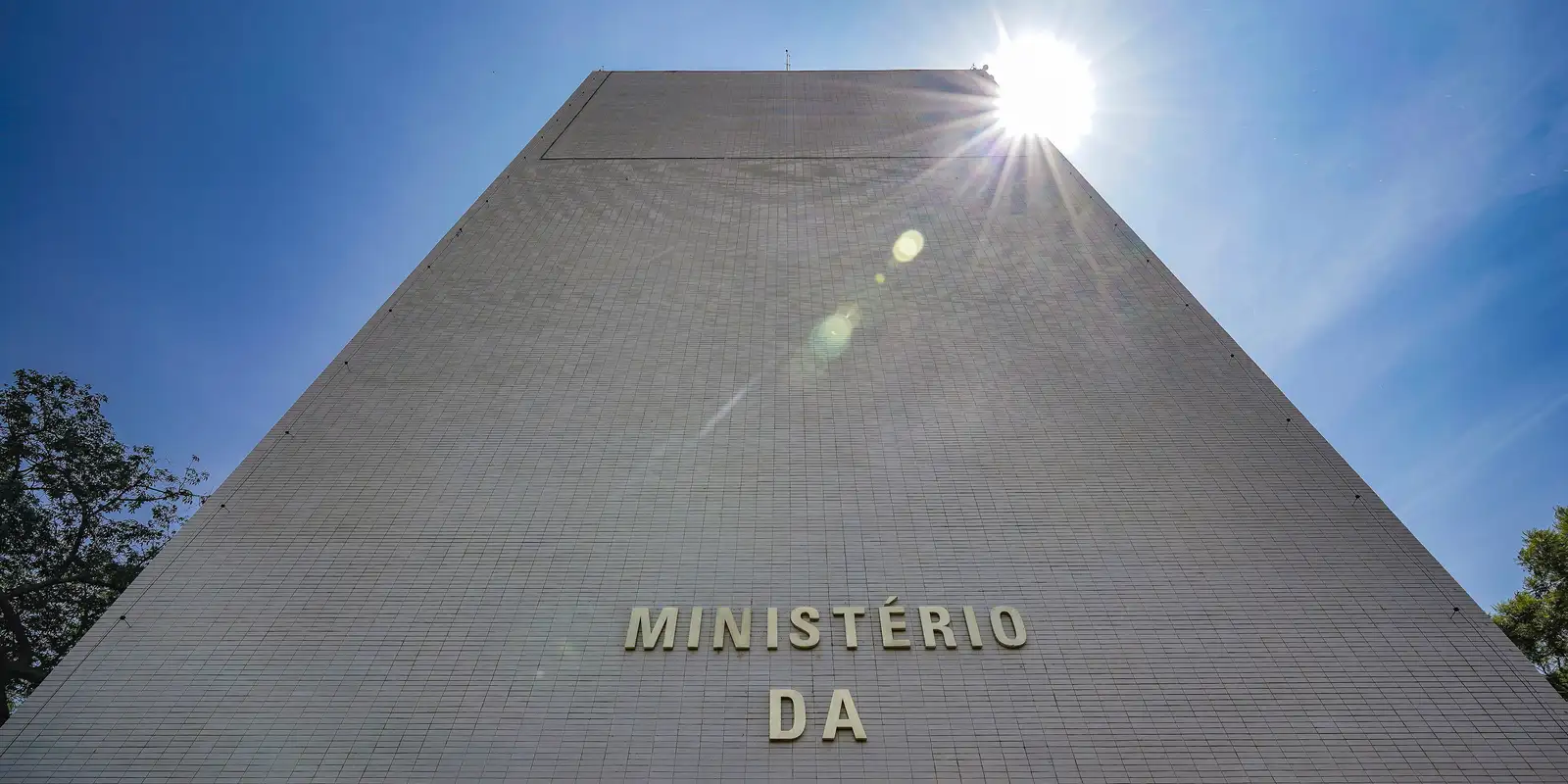 Com precatórios, previsão de déficit primário sobe para R$ 97 bilhões