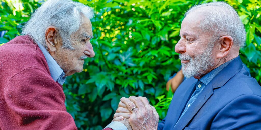 Lula: Mujica mostrou "que luta política e doçura podem andar juntas"