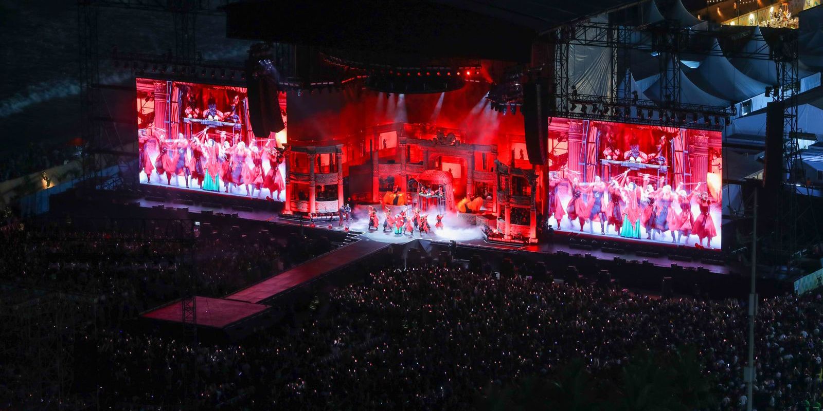Polícia diz ter impedido ataque com explosivos no show de Lady Gaga