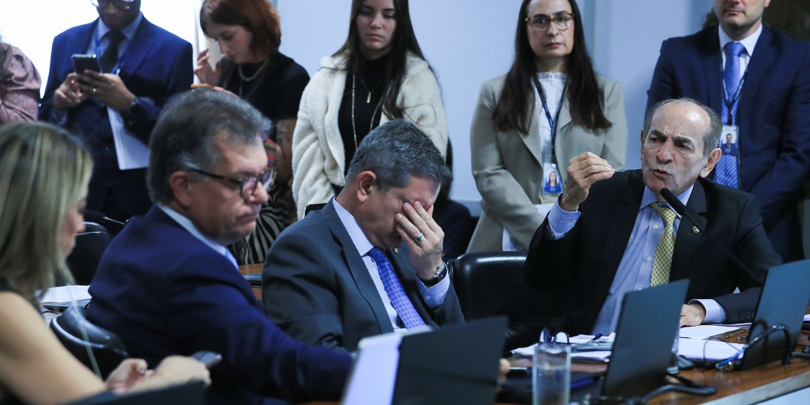 Reserva de 20% das vagas no parlamento para mulheres não é consenso
