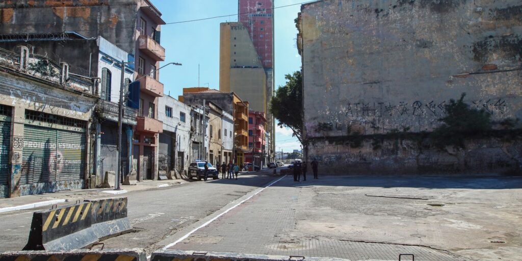Suplicy pede investigação sobre sumiço de usuários da Cracolândia