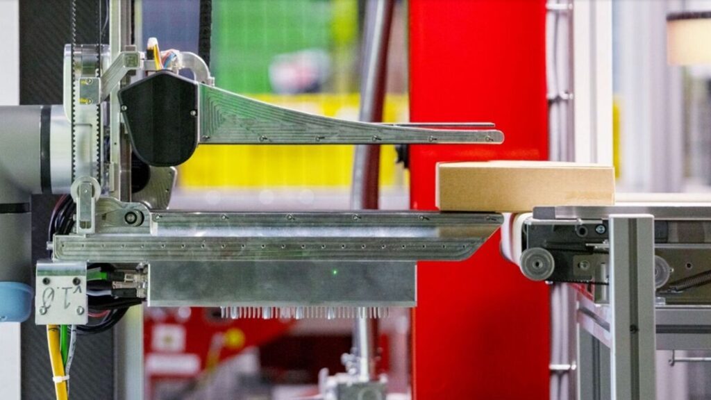 Vulcan: conheça o novo robô da Amazon que sente o toque de objetos igual humanos