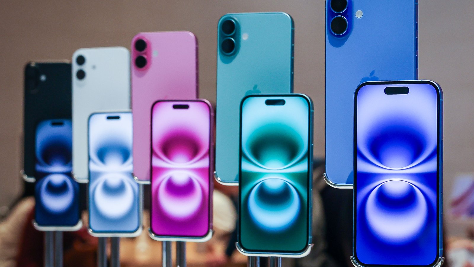 iPhone 17 deve ser mais caro, mas Apple não quer culpar tarifas dos EUA
